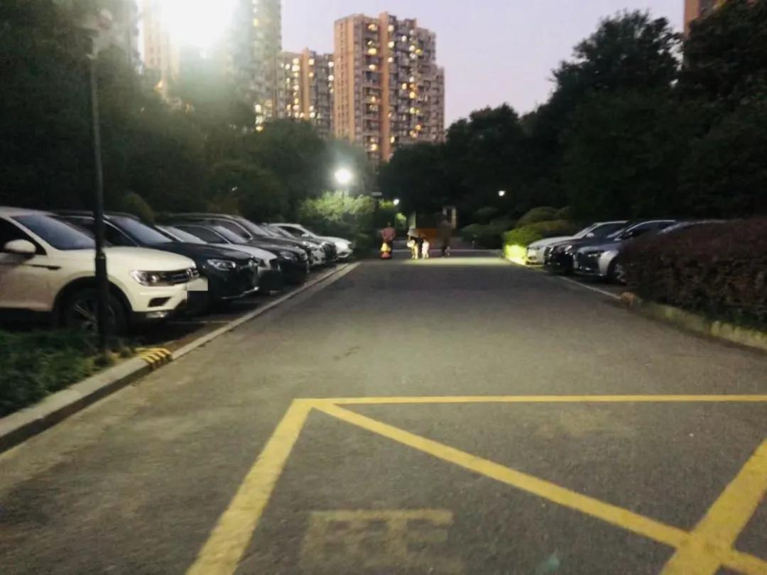 1天谈崩4套！没有次新房的三墩，与三墩北差了不止一点