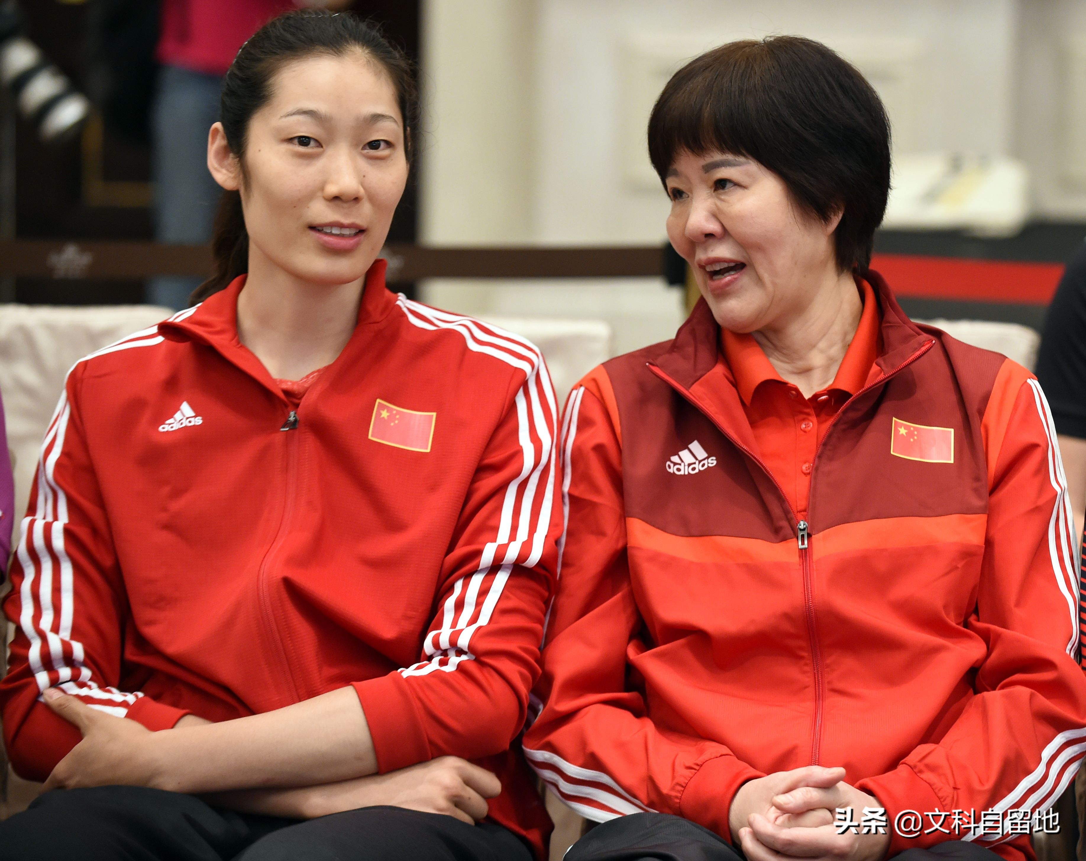 中国女排历任主教练任期及位置，王宝泉仅159天，郎平执教十年