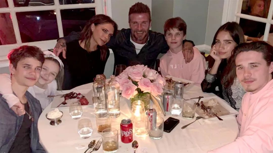 45岁贝嫂维多利亚,贝嫂46岁了依旧不油腻