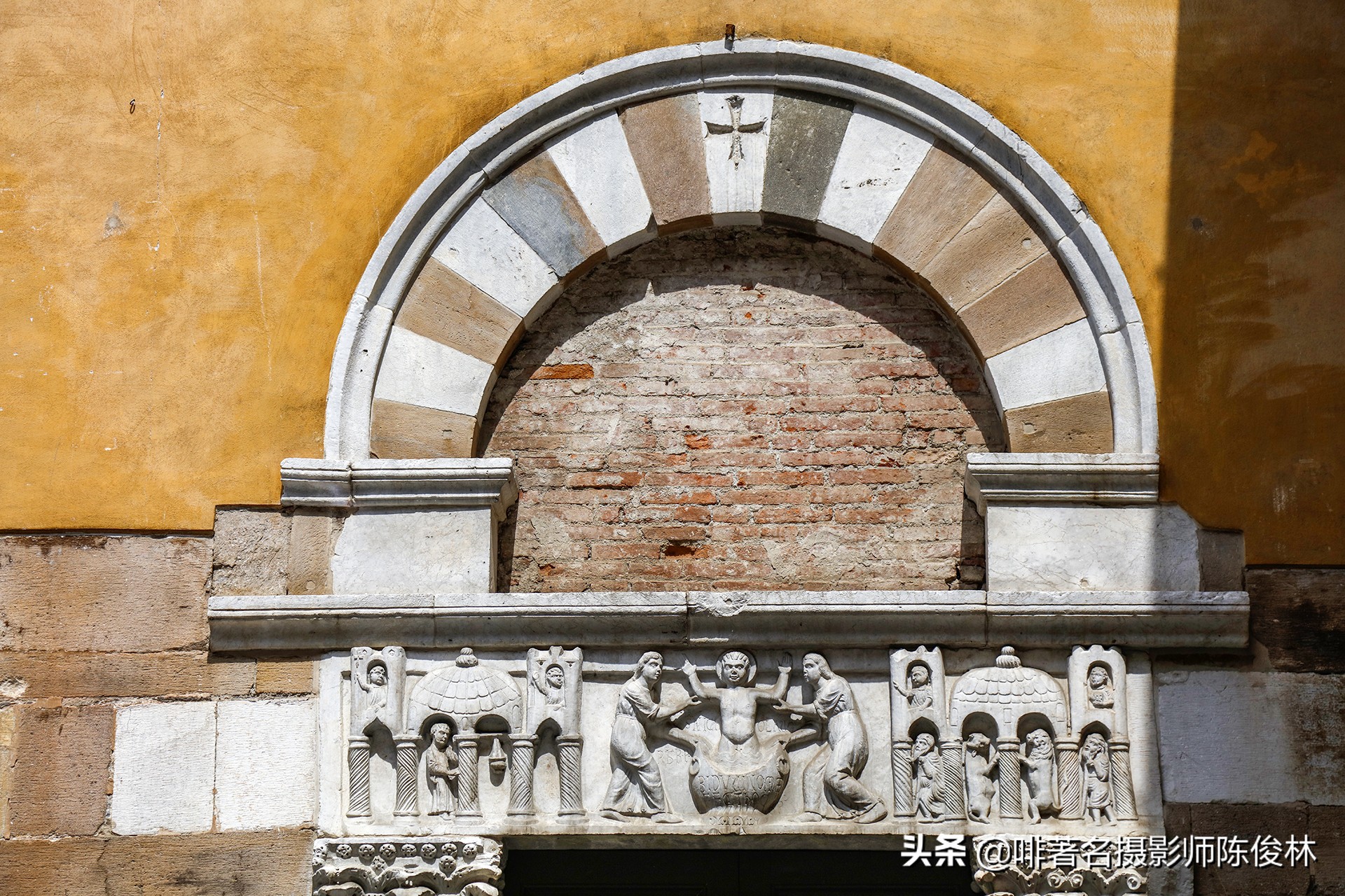 比萨和卢卡，一城因歪了的塔著名，一城躲过二战轰炸保存中世纪原貌