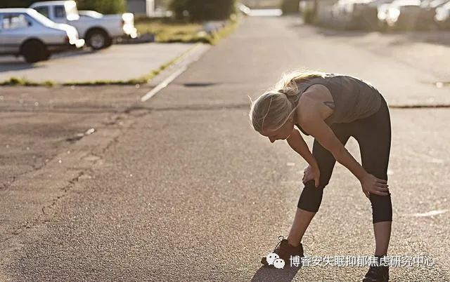 特别困但是睡不着脑子胡思乱想,躺下睡不着起来又困是怎么回事