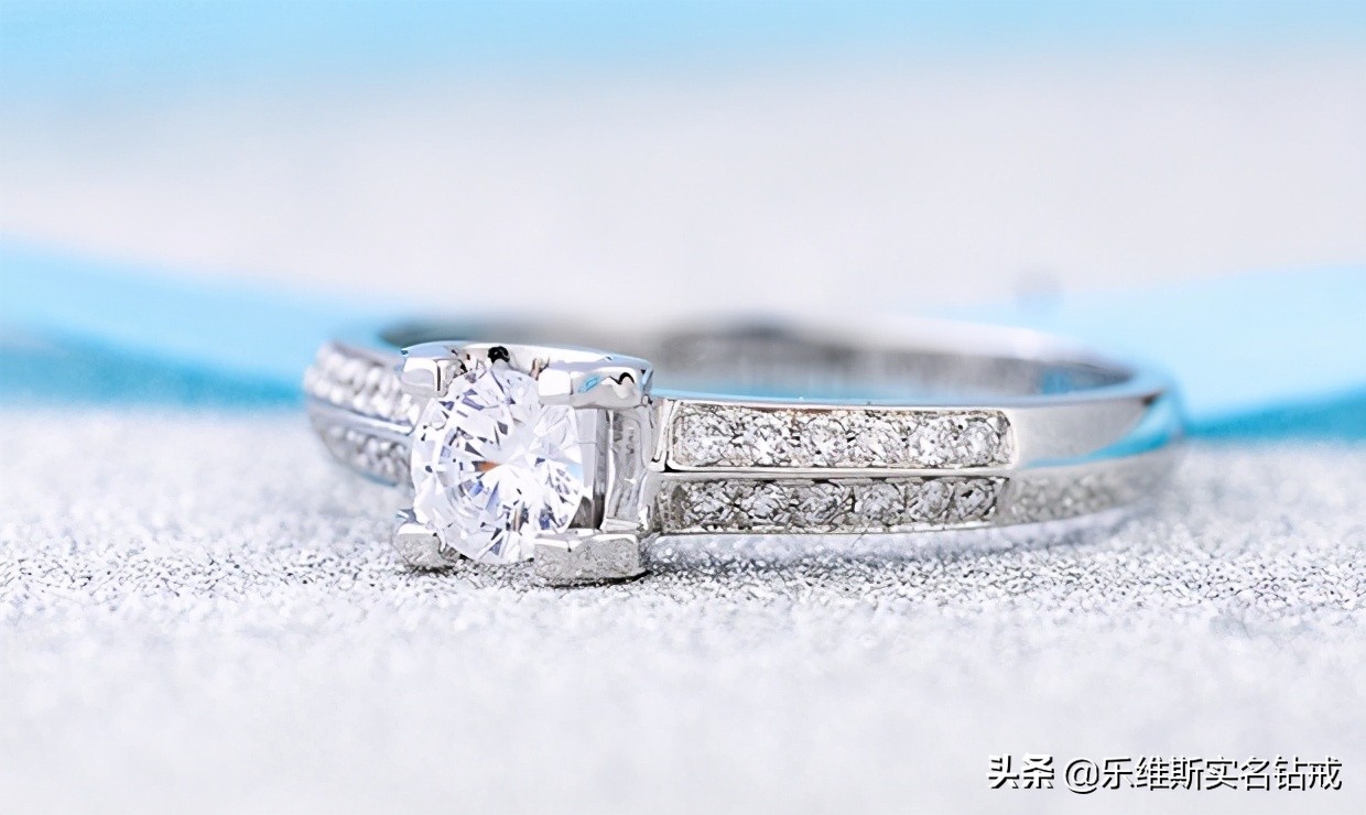 婚戒买白金戒指合适吗,白金戒指好不好