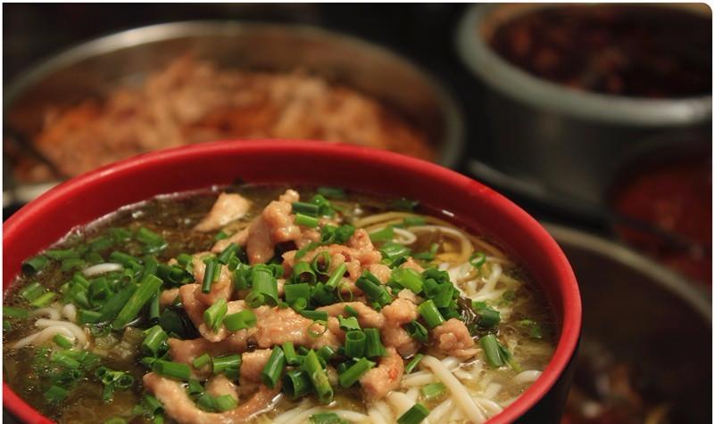 吃在“远航大酒楼”，绵阳学生的最高伙食标准