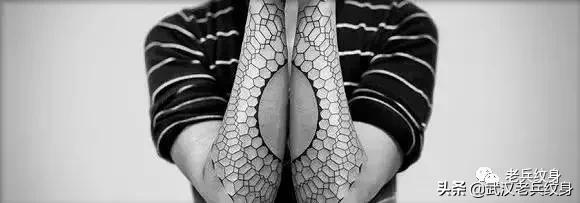 黑臂风格纹身,让人惊叹的纹身