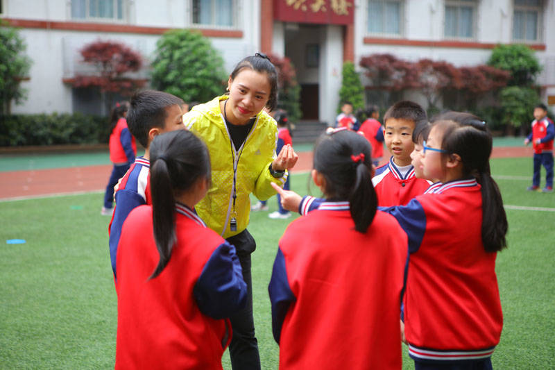 重庆小学家长开放日,家长体验特色课程