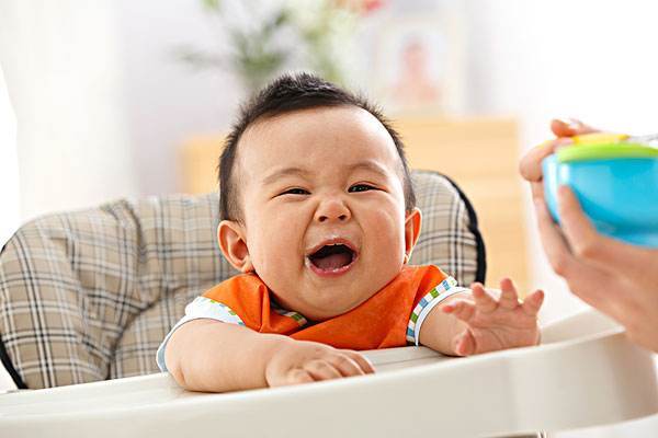 11-12个月宝宝喂养安排,2020版中国婴幼儿喂养营养指南