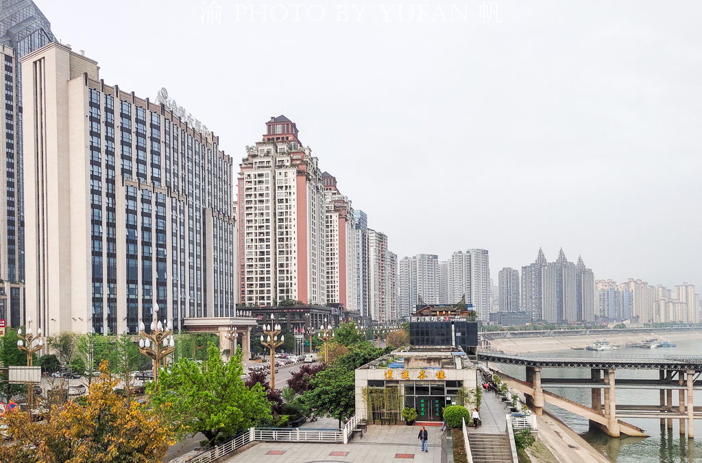 重庆经济最发达的远郊区，在全国的名气极大，还是刘晓庆的故乡