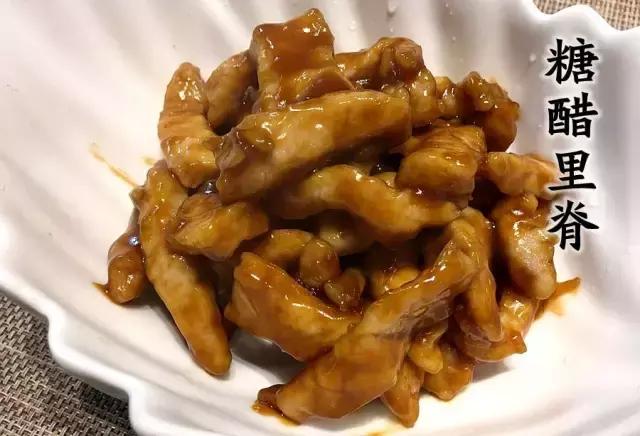 宝宝三文鱼西兰花饺子,三文鱼虾仁儿童家常做法