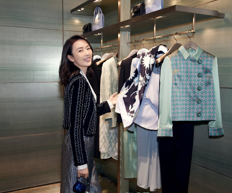 阿玛尼服饰档次高还是手表档次高,阿玛尼是什么档次手表