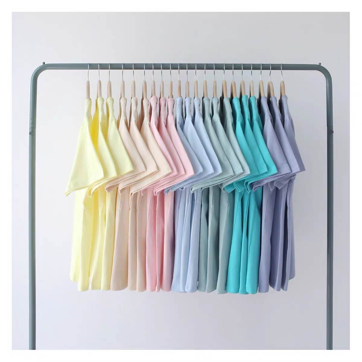 衣服太透、汗水过多，夏季穿衣烦恼多，穿衣小妙招打碎穿衣尴尬