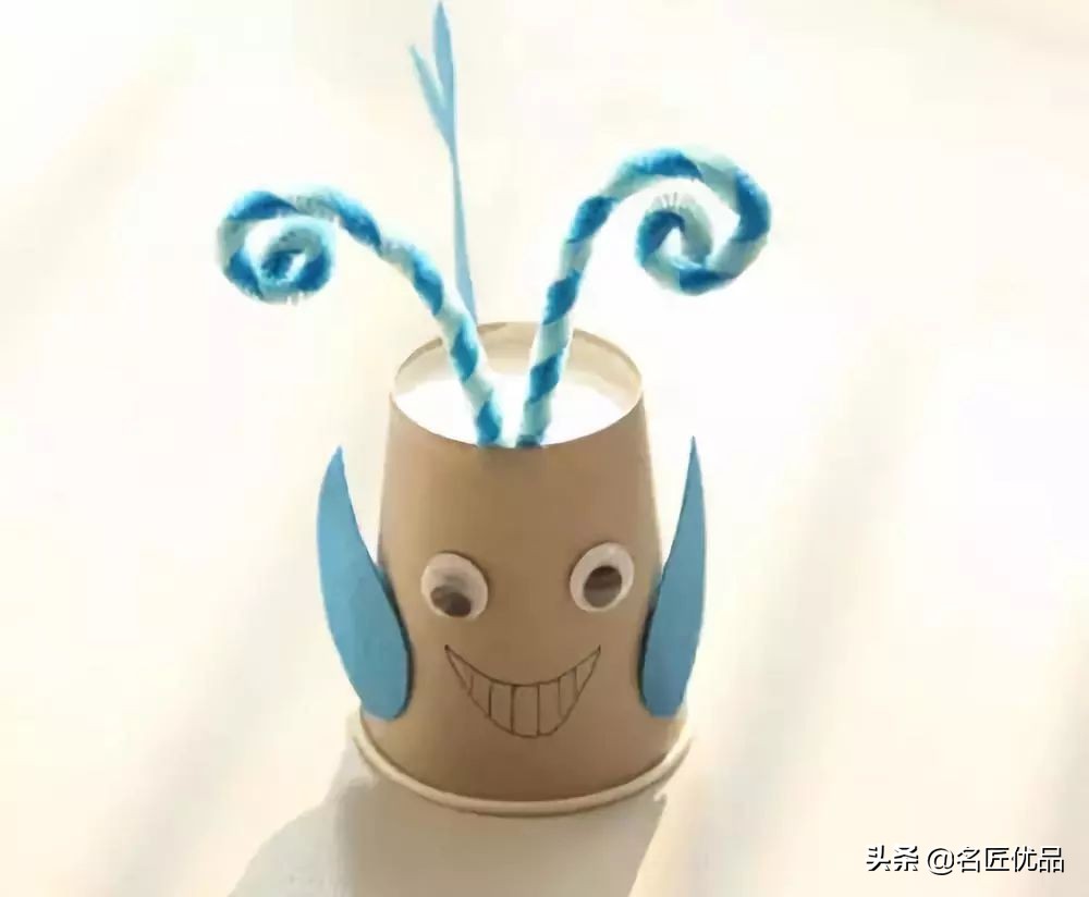 用两个纸杯手工制作纸杯娃娃,用纸杯做的纸杯手工