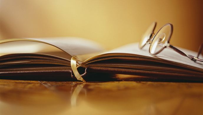 这位硬怼胡适的张狂“疯子”，用师父送的对联预言了自己的死期