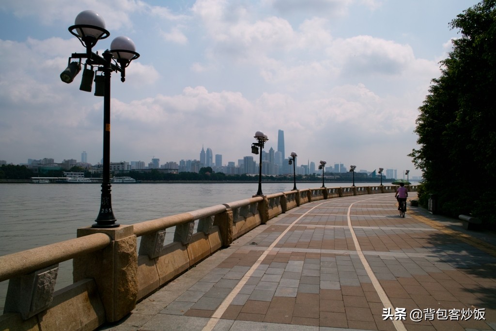 90后小伙边上大学边工作，通过这三种兼职，大学四年赚了近十万元