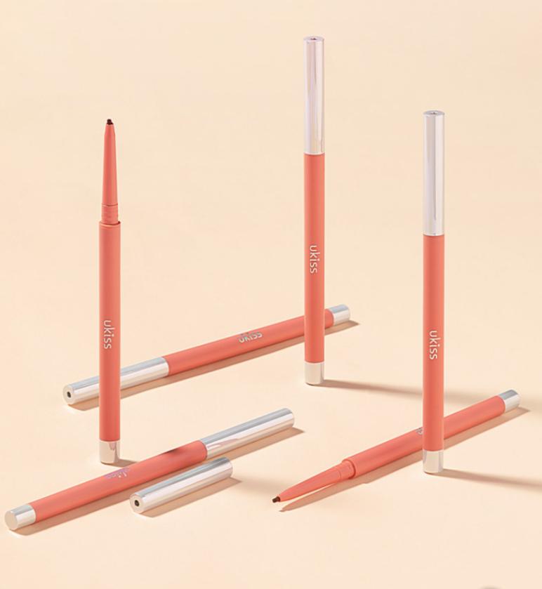 下眼线怎么画不显脏不晕妆,眼线怎么画不戴美瞳都显大