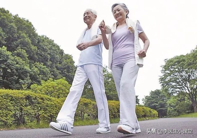 老年人膝盖下蹲和起立疼痛,老年人下楼梯膝盖疼怎么回事