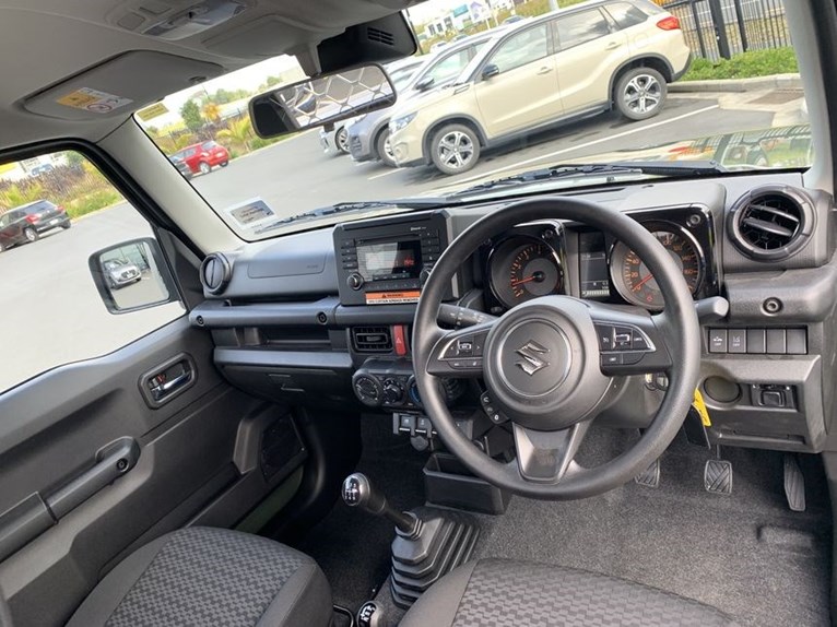 吉姆尼小皮卡二手多少钱,最新吉姆尼皮卡版报价