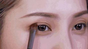 眼睛妆容教程显年轻,眼睛大比较自然的妆容