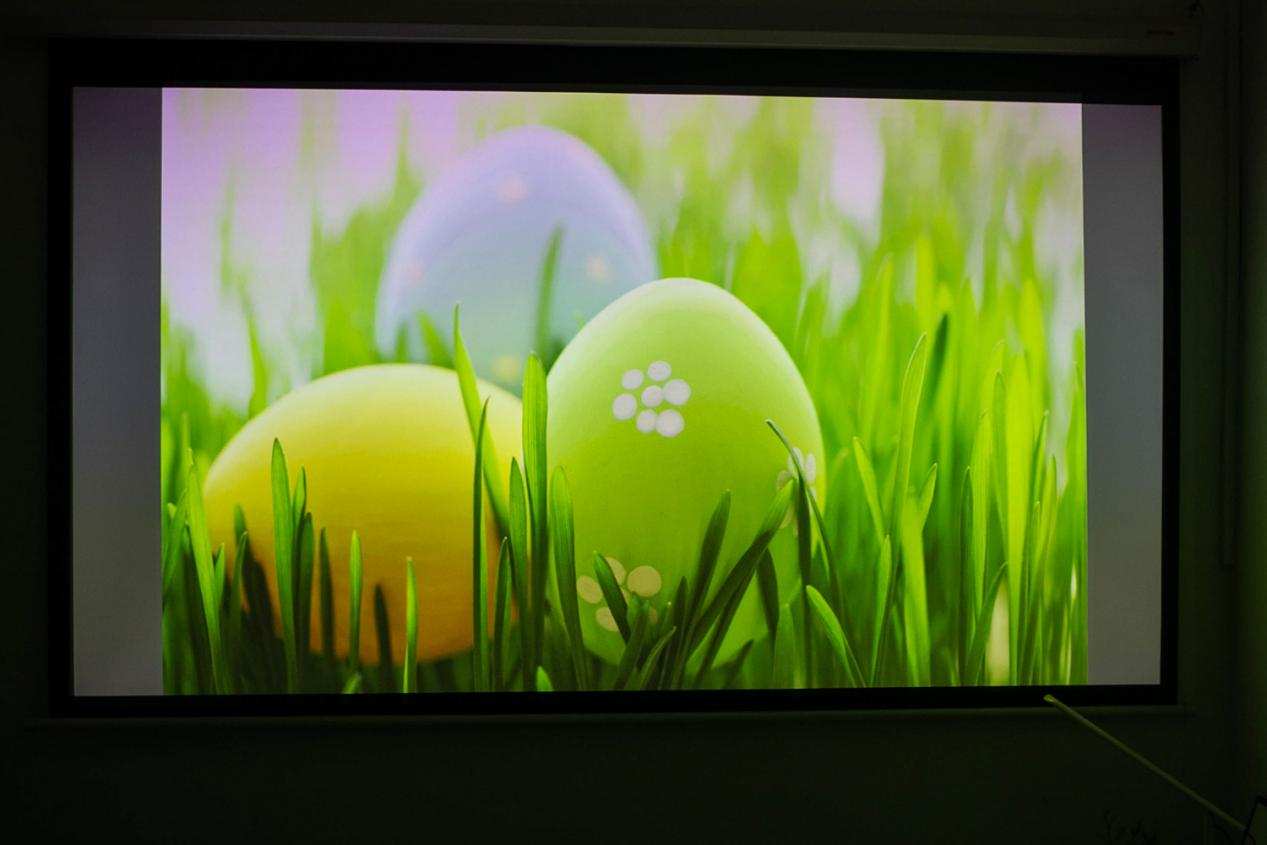 明基适合白天的投影仪选哪款,千万别买300的投影机