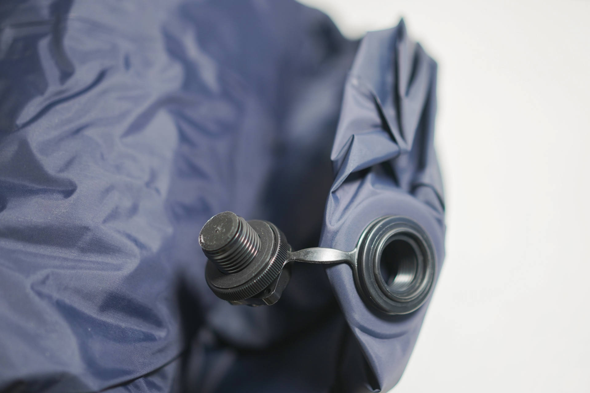 反射镜面GS1，一款将睡眠装进口袋的床