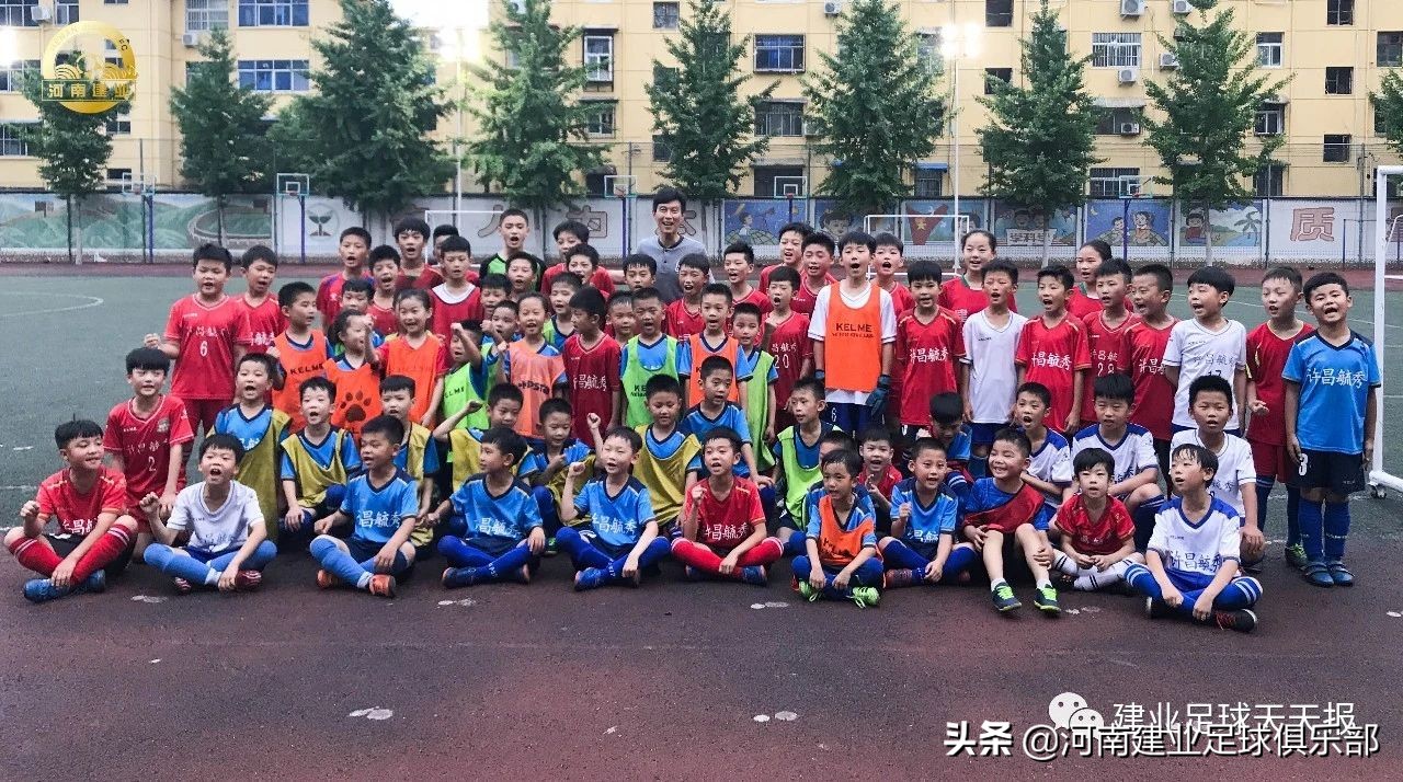 区楚良：与踢球的孩子们在一起很快乐，会为河南培养优秀足球人才