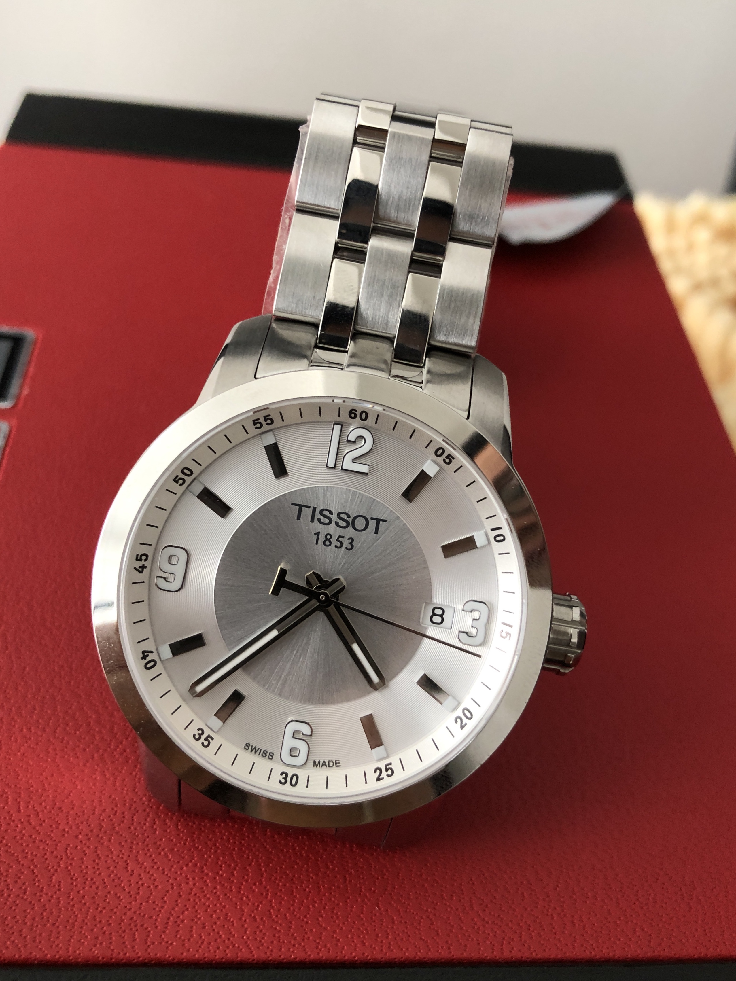 天梭在中国算什么档次,天梭和阿玛尼手表哪个档次高