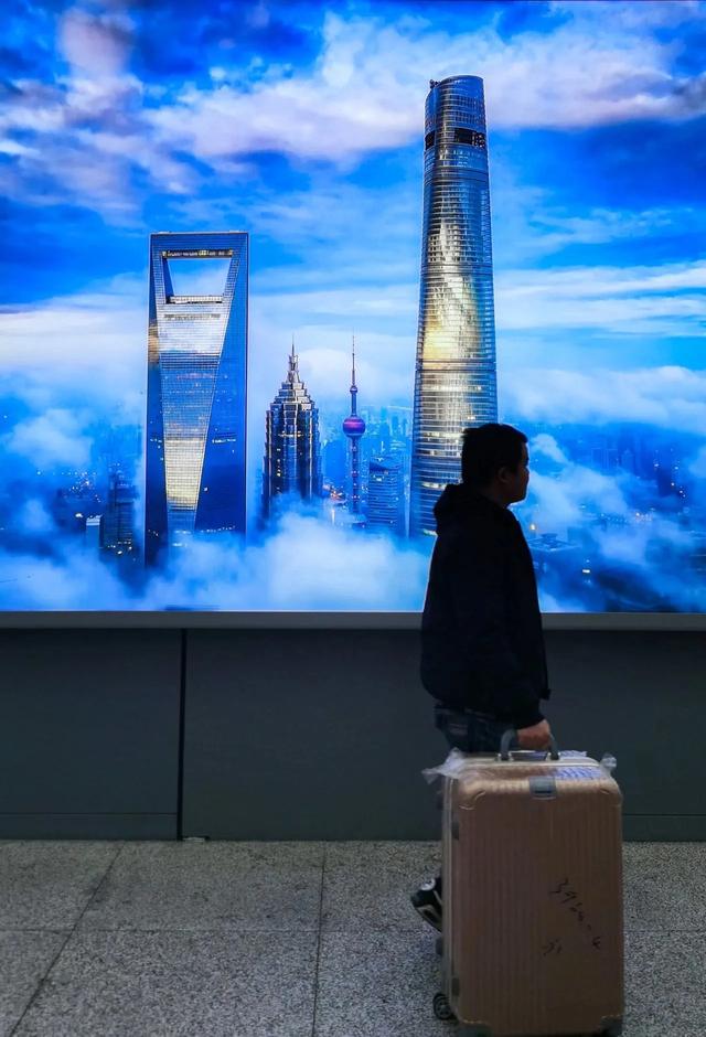 钱不能存银行要存哪里,未来钱是放股市好还是买房好