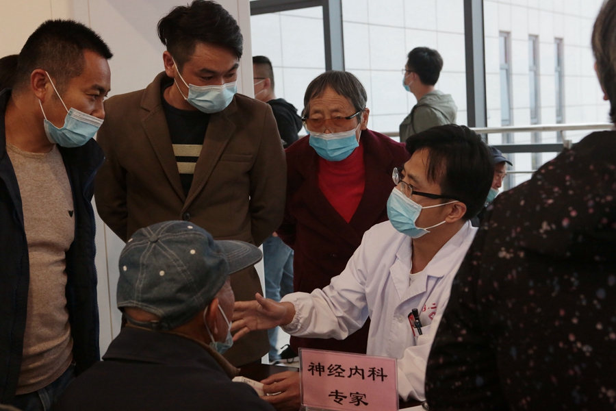 脑起搏器植入手术治抑郁症,脑起搏器手术最新技术