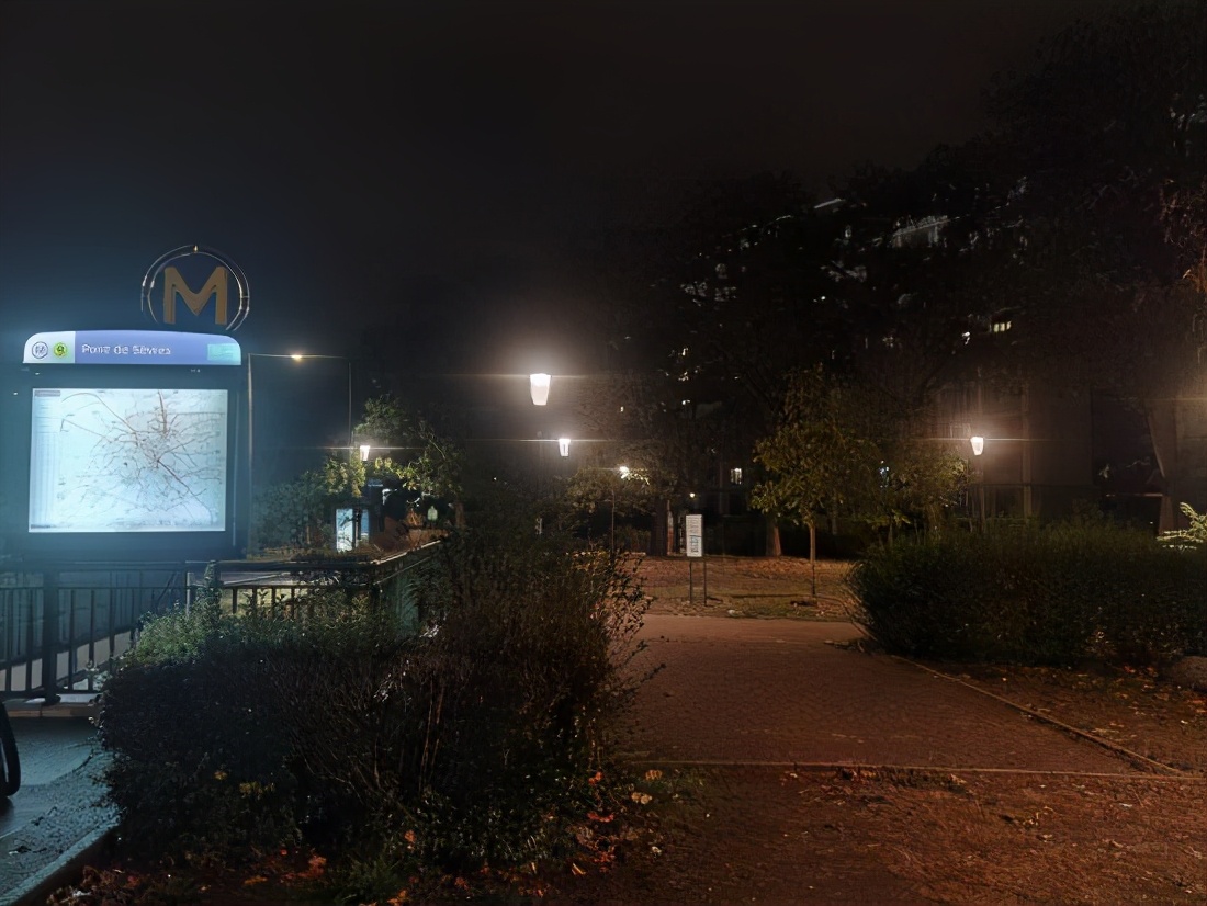 手机摄像头刮花了影响拍照吗,手机摄像头玻璃刮花有影响吗