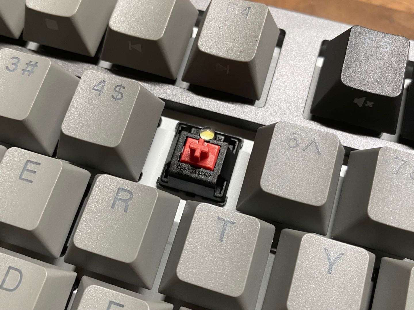 国产机械键盘什么牌子比较好,不到200元的国产机械键盘究竟怎样