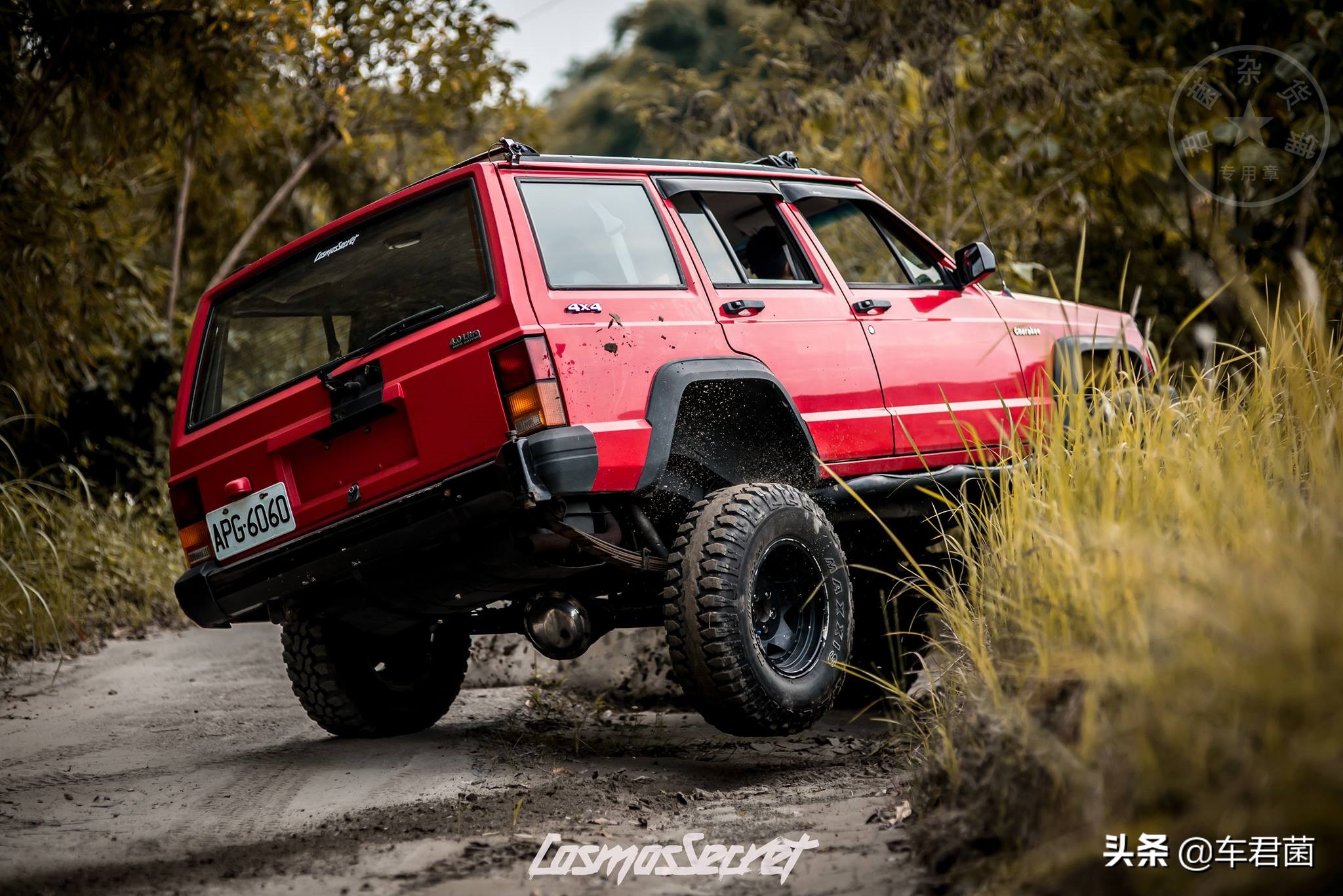 2014吉普切诺基4x4价格,老款吉普大切诺基4x4