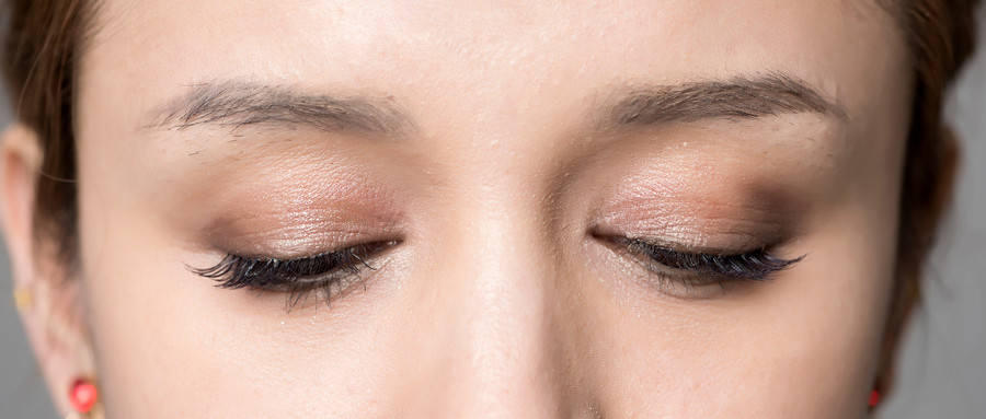 捏住鼻子耳朵可以出气是怎么回事,捏住鼻子出气耳朵有噗噗声