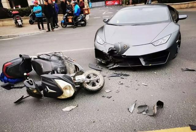 撞上豪车双方没有保险怎么办,撞上豪车是什么险