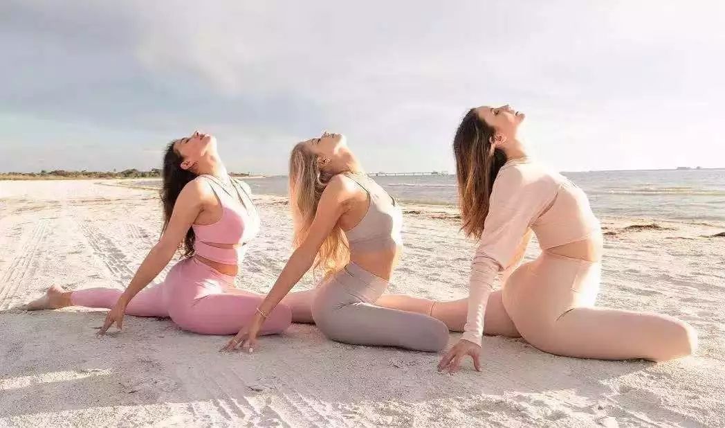 瑜伽前屈不会转动骨盆怎么办,瑜伽前屈时臀部疼是怎么回事