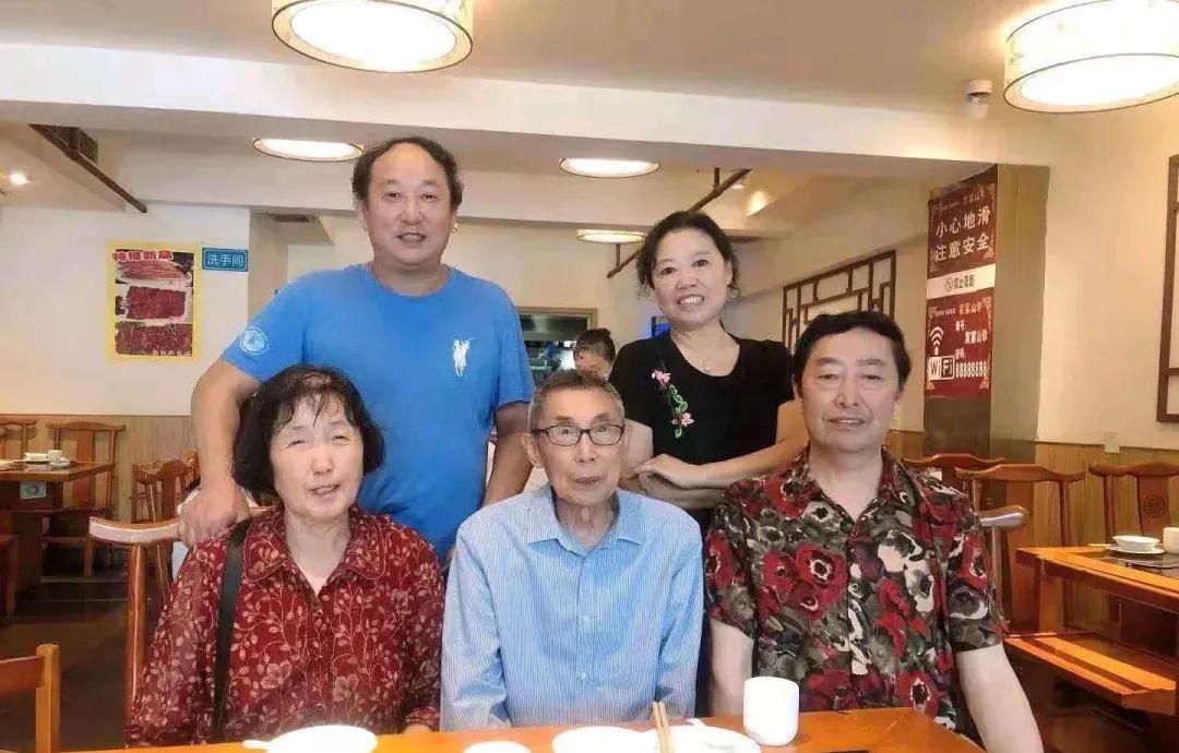 徐映珉||疏影映窗情思涌——品读刘光斌老师散文《好大一棵树》