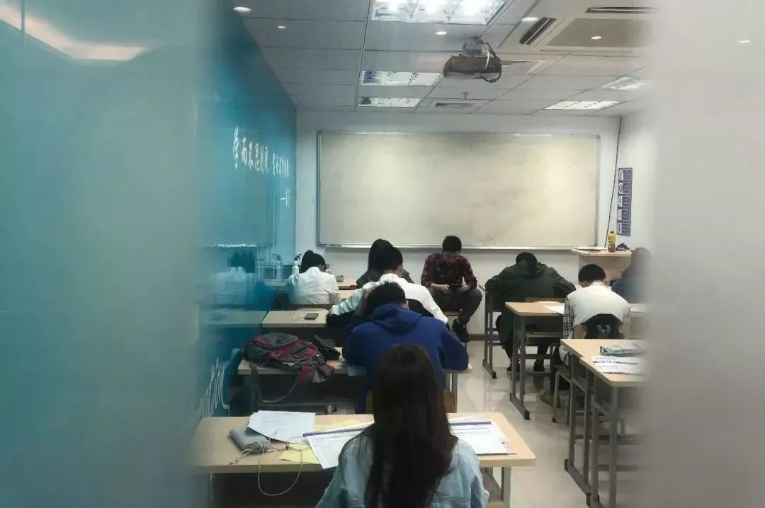 教育培训机构退费重庆,教育机构倒闭了退费纠纷找谁