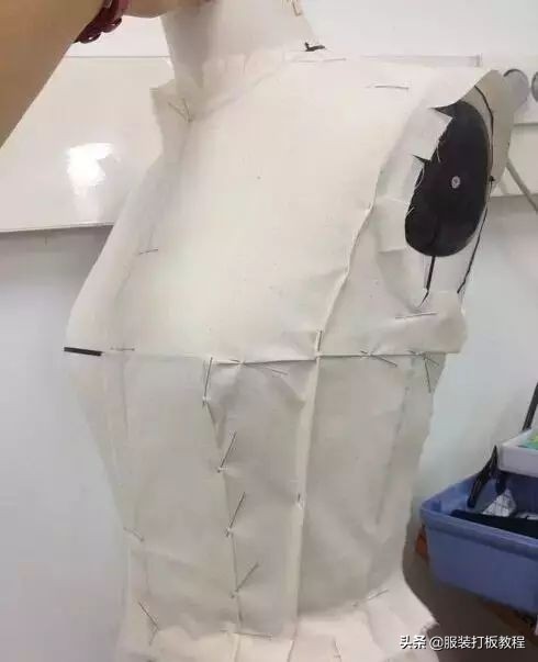 如何自学服装裁剪技巧视频教程,如何快速入门立体裁剪