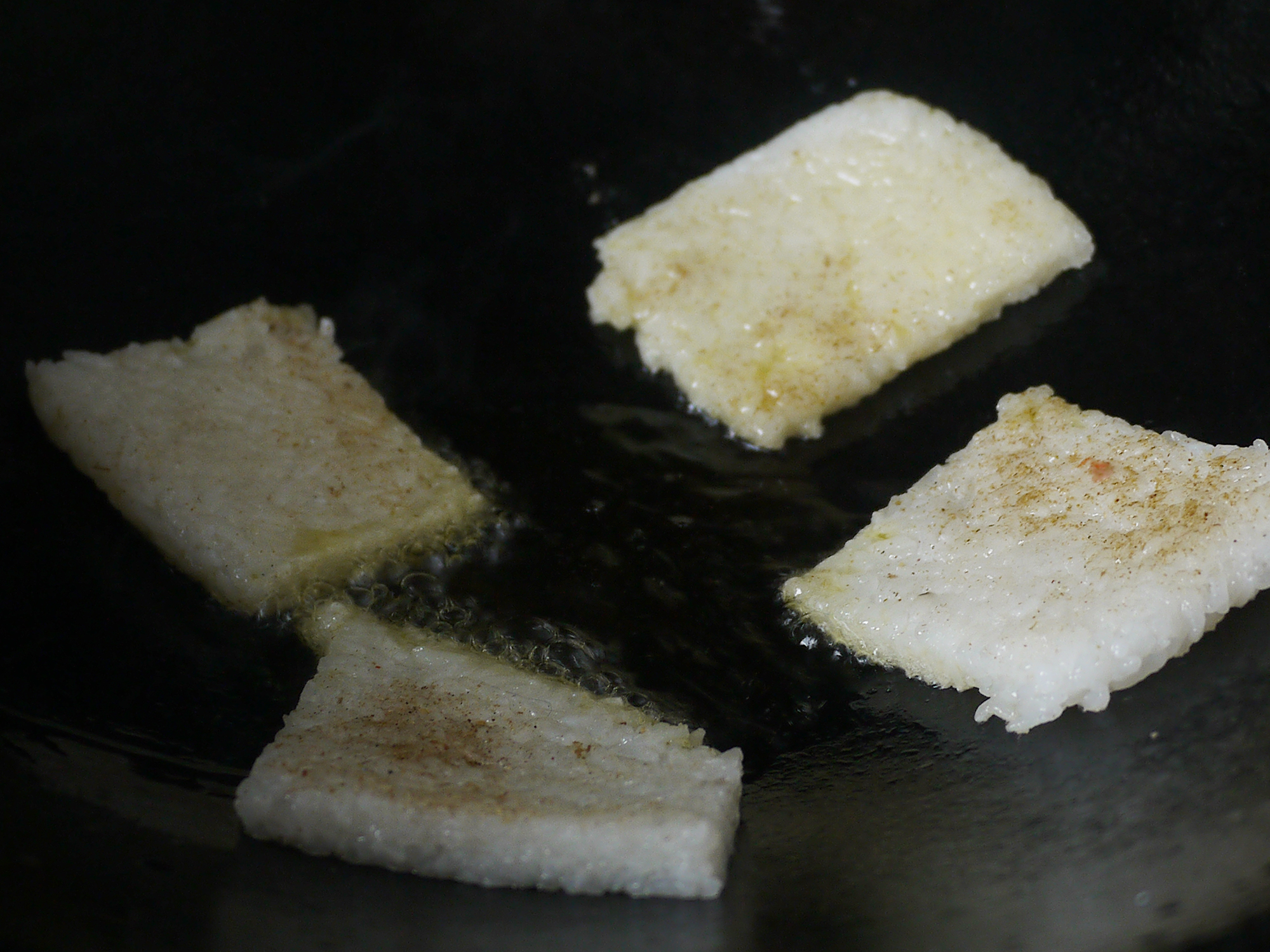 吃剩的米饭怎么做零食,剩大米饭自制零食