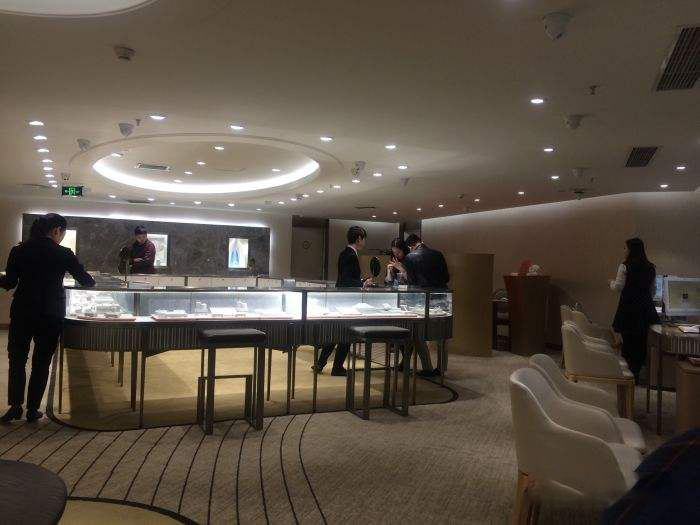 成都钻戒定制品牌哪家好一点,专业的钻戒定制同时兼具原创