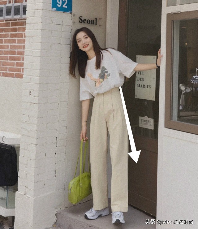 衬衫太大搭配鲨鱼裤怎么穿好看,宽松衬衣鲨鱼裤穿搭技巧