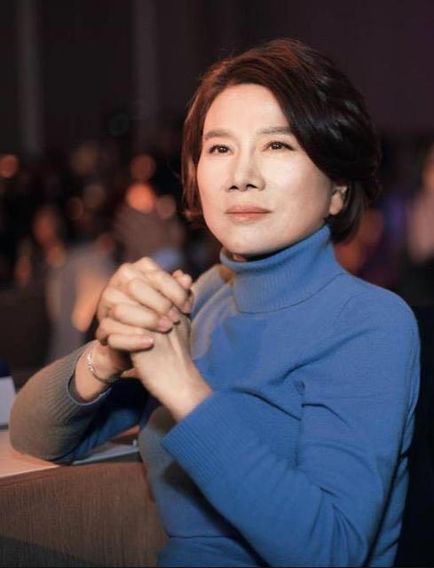 董明珠谈美的和格力的差距,董明珠如何看待美的超越格力