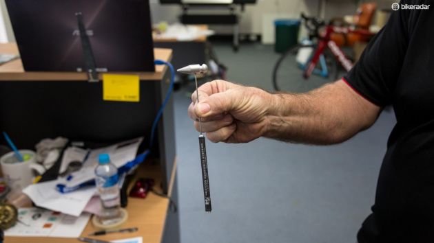 碳纤维自行车车身修复视频教程,碳纤维自行车针孔如何修复