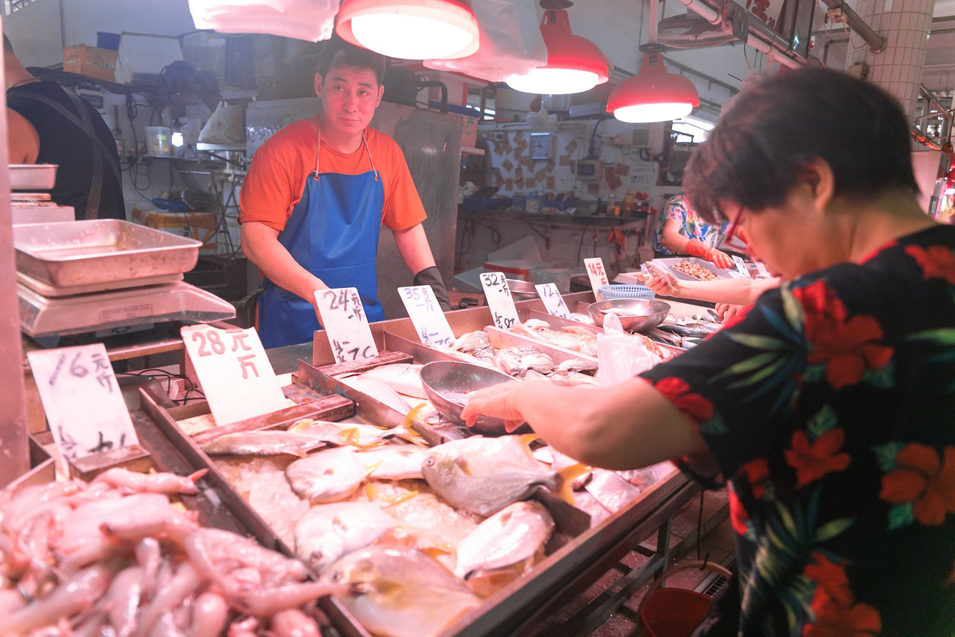 内地游客澳门购物,大陆游客香港购物花钱