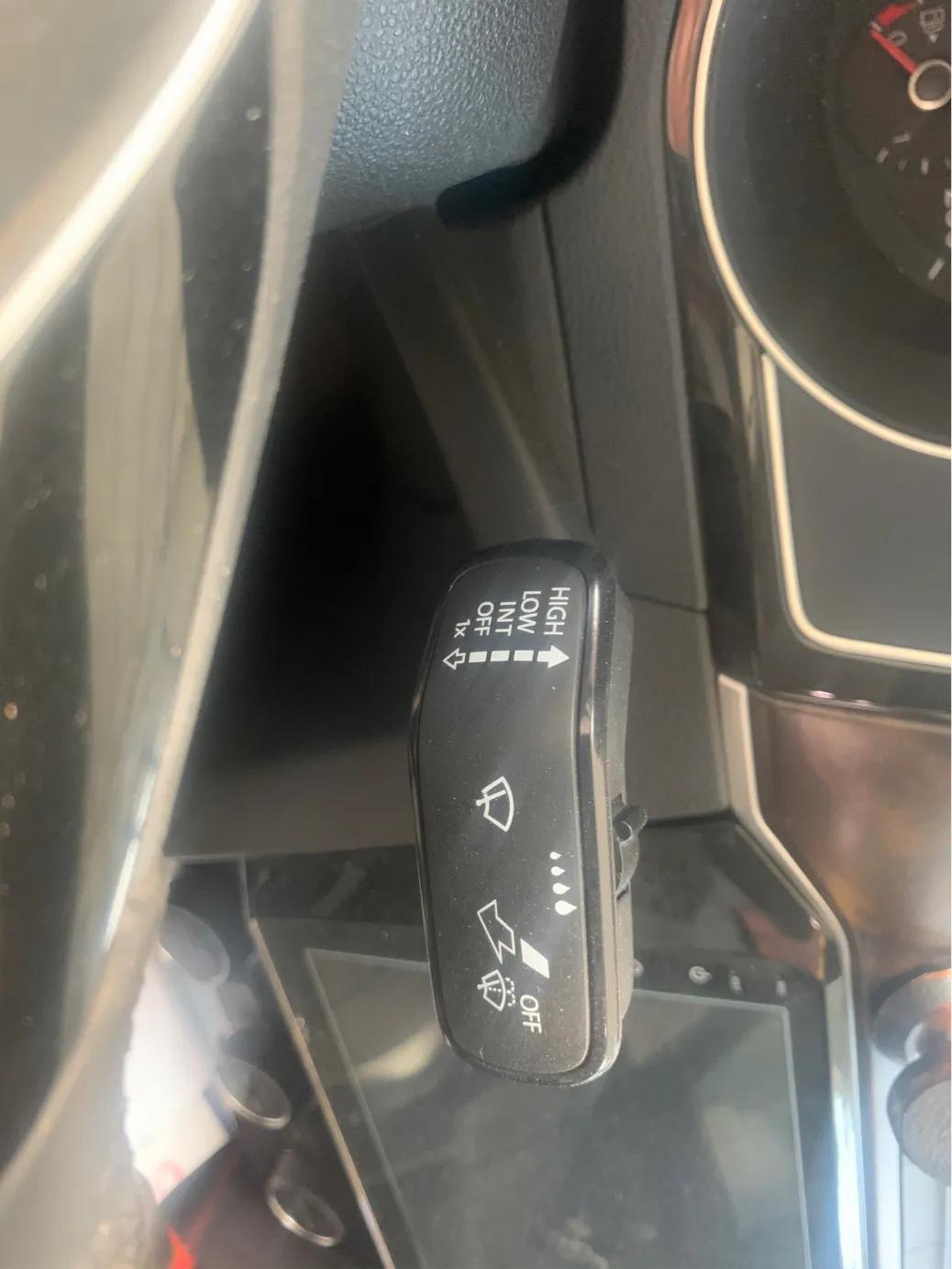 2020款迈腾方向盘按键功能说明,19款迈腾330豪华版按键介绍