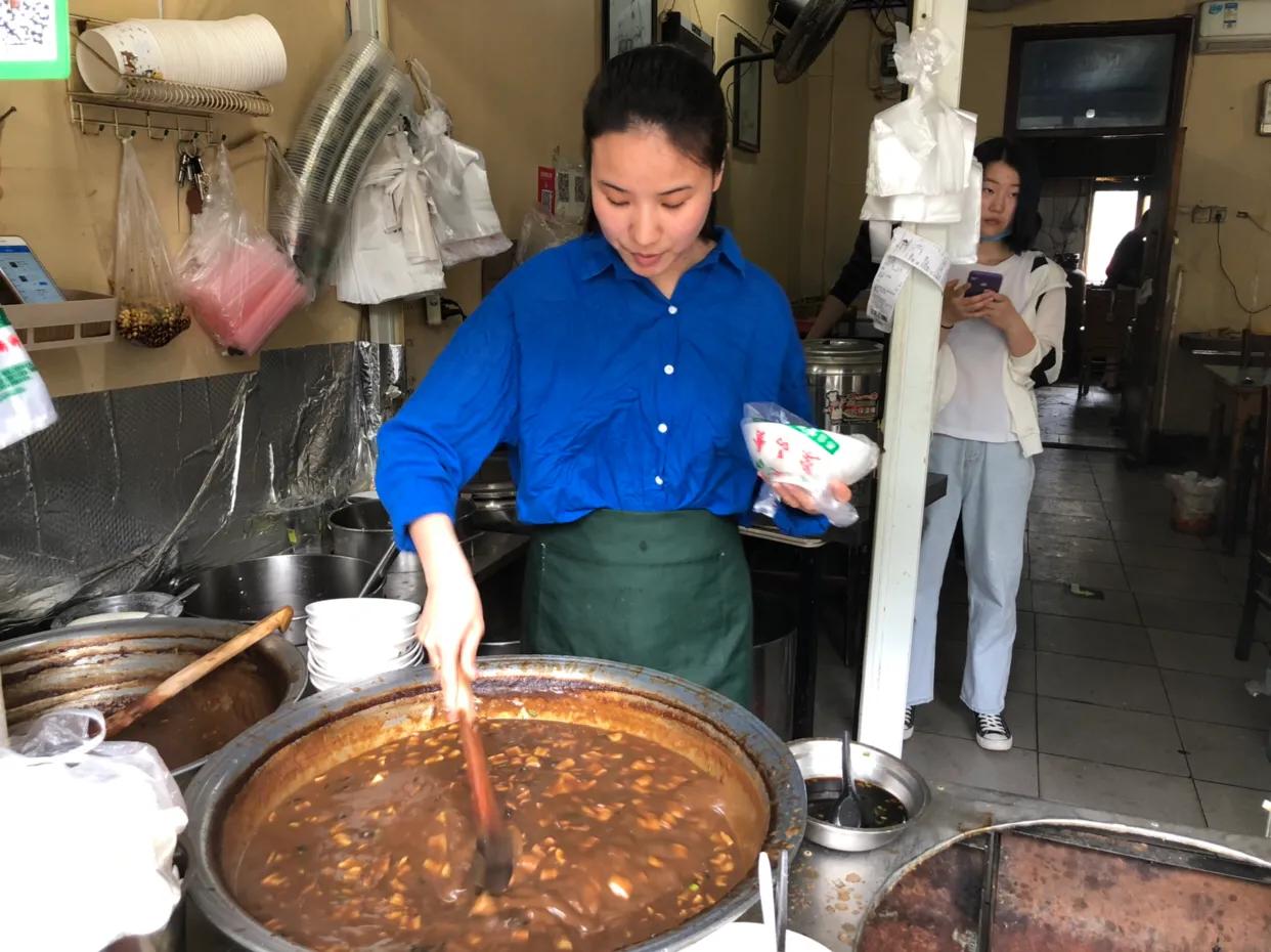 胡辣汤郑州9块,郑州老西郊胡辣汤