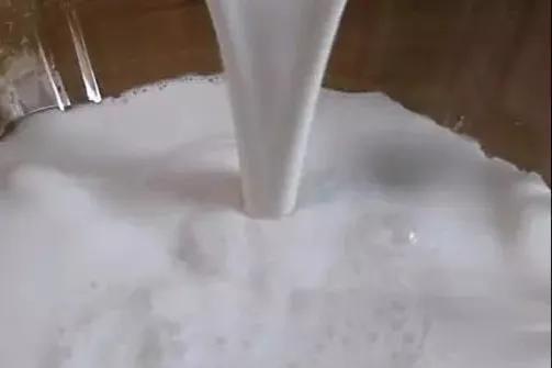 用小麦淀粉制作凉皮的方法,如何用小麦淀粉做凉皮