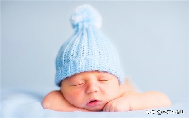 新生儿在月子里能把尿吗,新生儿在月子可以喝水吗