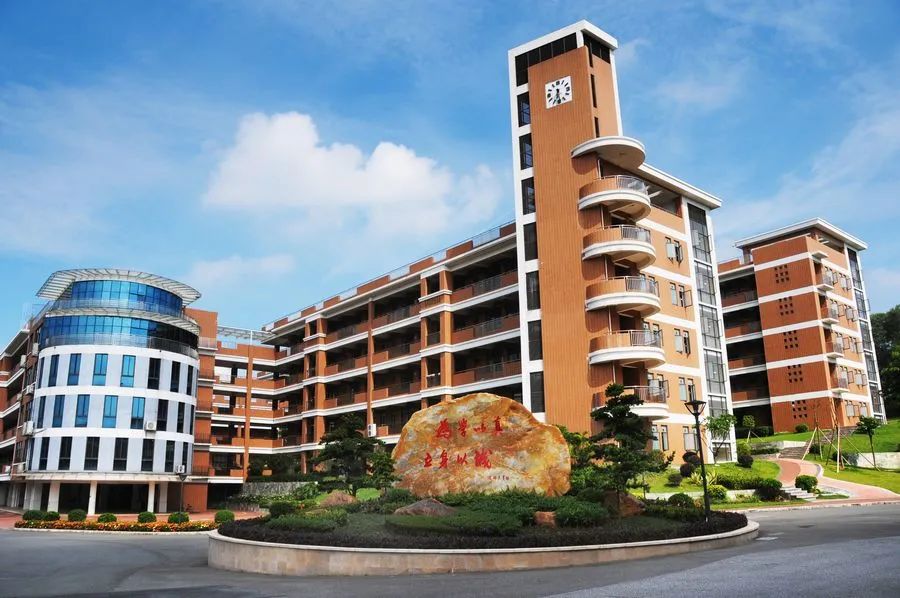 东莞中学松山湖学校特控率,东莞中学松山湖学校2022高考榜