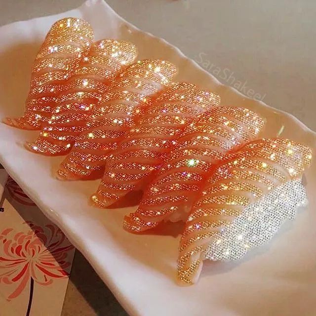 万物皆可「施华洛世奇」！大概没有这个妹子造不出的blingbling