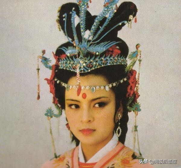 贾宝玉为探春打抱不平,平儿来传话给贾探春
