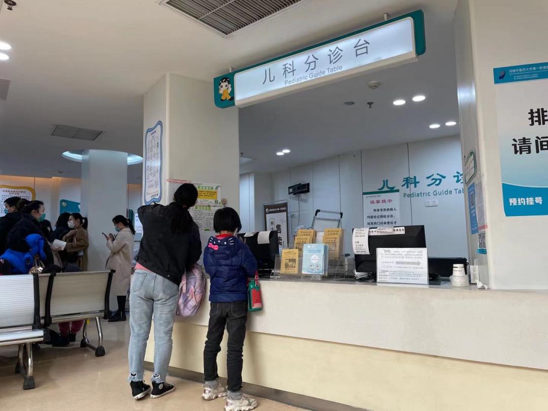 孩子咳嗽流鼻涕会是鼻炎吗,小孩经常咳嗽流鼻涕是肺功能差吗